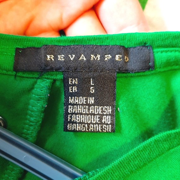 Revamped women's crop top - Picture 3 of 3